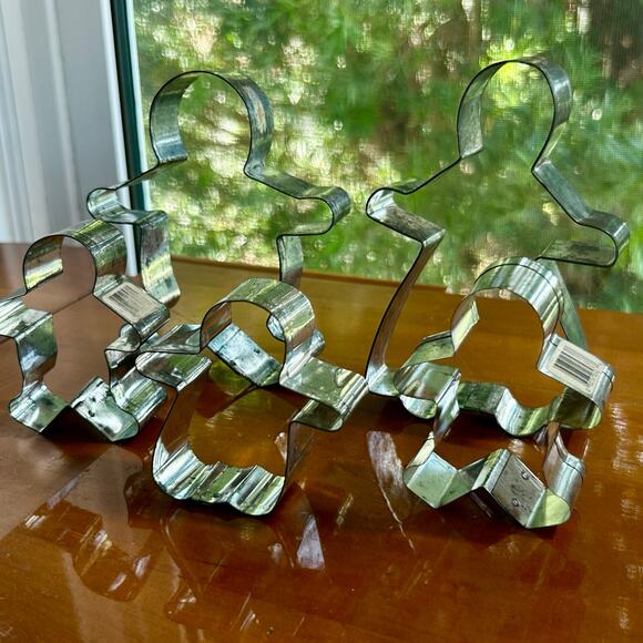 Vintage Gingerbread Family Cookie Cutters Set of 5 – Tin Man & Woman Cutters - Picture 4 of 16